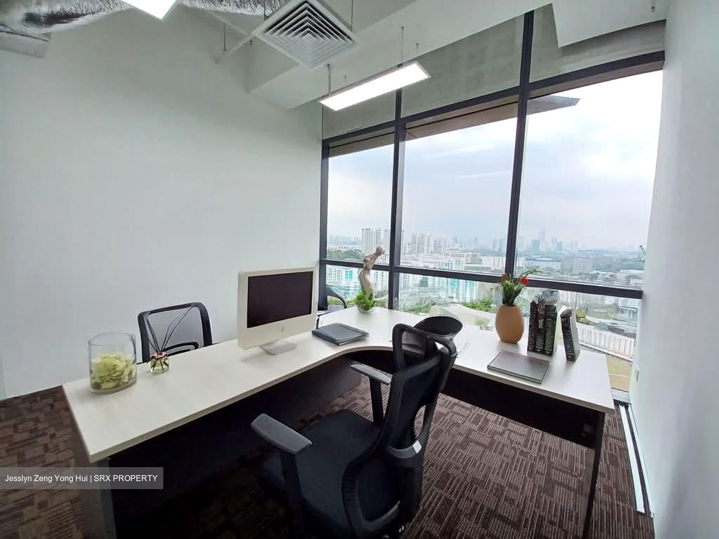 Woods Square (D25), Office #554086811